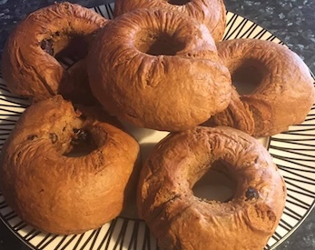 Bagels aux raisins et à la cannelle